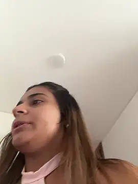 Snapshot of pamell_col chatting on February 22, 9:13 pm pamell col online show from February 22, 9:13 pm