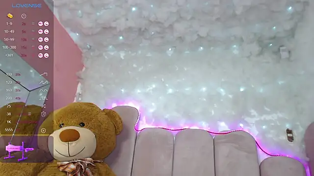 puca ebony online show from January 31, 7:40 pm