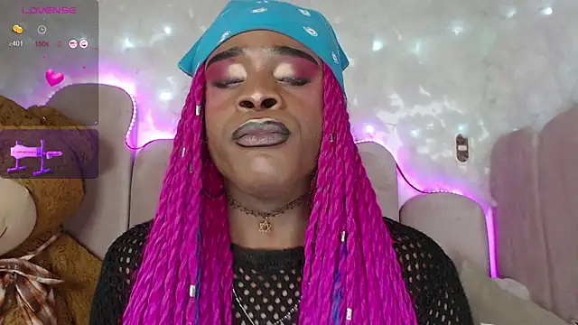 puca ebony online show from February 6, 7:18 pm