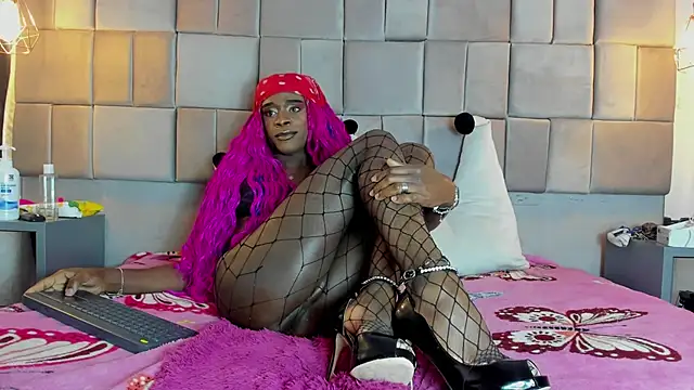 puca ebony online show from March 8, 10:45 pm