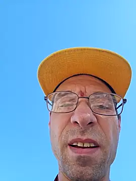 Iliketocooksquirt25 online show from October 24, 5:42 pm