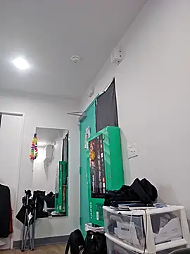 Iliketocooksquirt25 online show from November 24, 11:04 pm