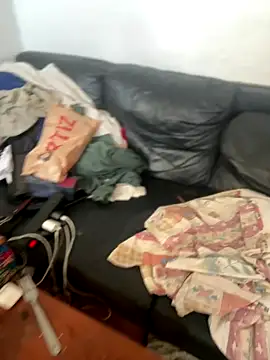 Snapshot of Youns98 chatting on September 25, 4:43 pm Youns98 online show from September 25, 4:43 pm