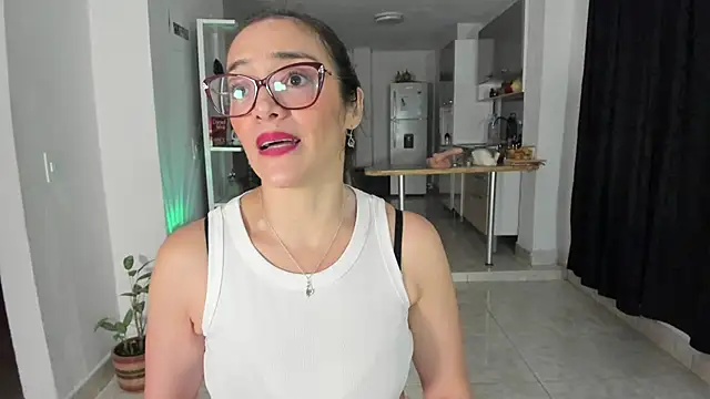 Snapshot of Jessica_Herrera_ chatting on January 26, 1:20 am Jessica Herrera online show from January 26, 1:20 am