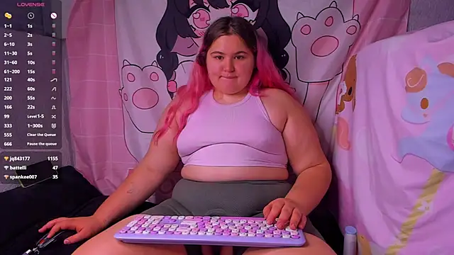 Freakcute  online show from December 8, 8:15 pm