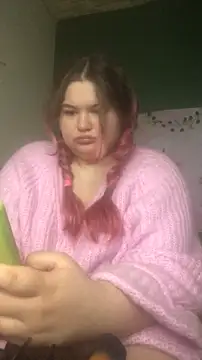 Freakcute  online show from March 11, 1:45 pm