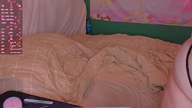 Freakcute  online show from March 13, 12:37 am