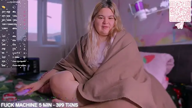 Freakcute  online show from January 15, 3:16 pm