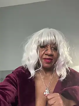 BreanaDivine online show from February 22, 6:41 pm