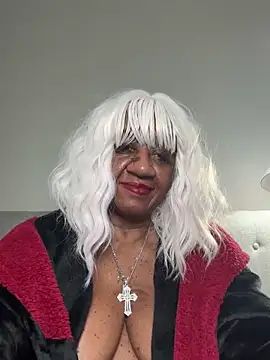 BreanaDivine online show from February 28, 1:47 am