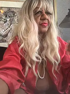 BreanaDivine online show from February 14, 7:32 pm