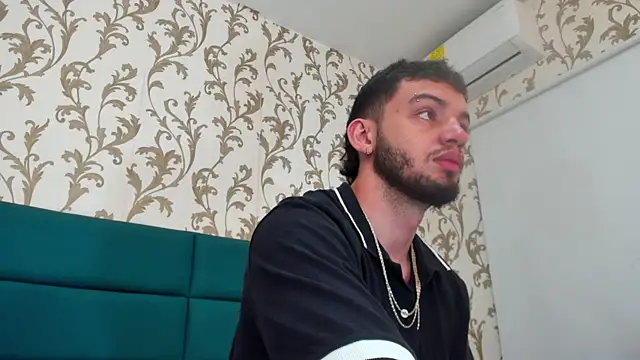 Michael magno online show from December 26, 1:21 pm