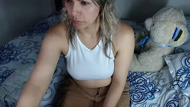 Chantal hott online show from April 12, 8:25 pm