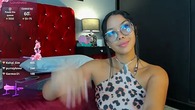 Snapshot of Salome_Villa chatting on December 7, 5:09 pm Salome Villa online show from December 7, 5:09 pm