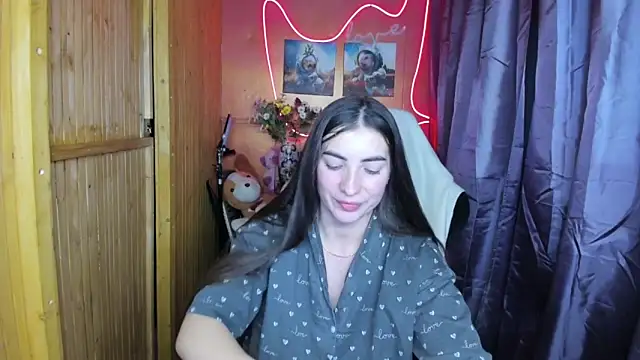 Snapshot of Fiery_Brunette_ chatting on December 26, 2:22 am Fiery Brunette online show from December 26, 2:22 am