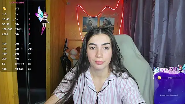 Snapshot of Fiery_Brunette_ chatting on February 17, 6:31 am Fiery Brunette online show from February 17, 6:31 am