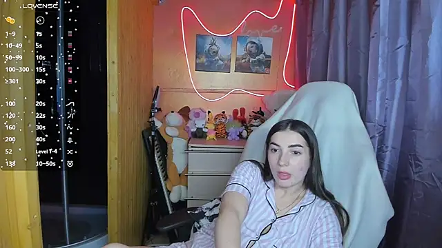 Snapshot of Fiery_Brunette_ chatting on February 27, 4:43 pm Fiery Brunette online show from February 27, 4:43 pm