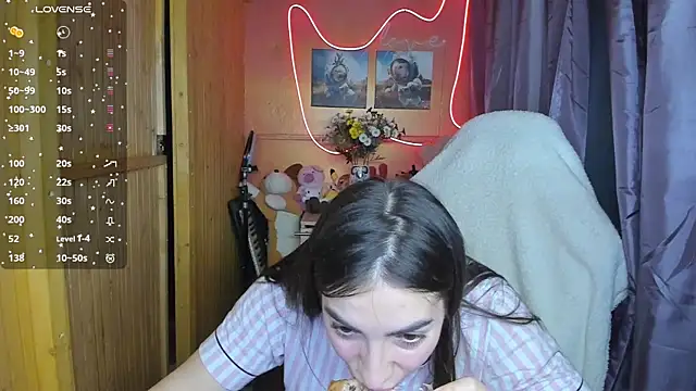 Snapshot of Fiery_Brunette_ chatting on March 9, 5:00 am Fiery Brunette online show from March 9, 5:00 am