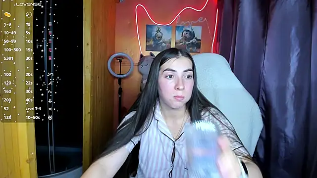 Snapshot of Fiery_Brunette_ chatting on September 15, 10:59 am Fiery Brunette online show from September 15, 10:59 am