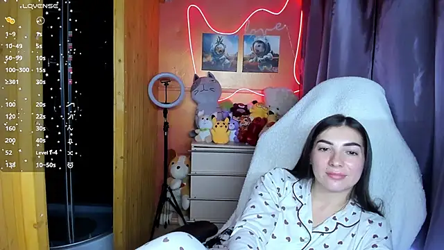 Snapshot of Fiery_Brunette_ chatting on September 20, 5:47 pm Fiery Brunette online show from September 20, 5:47 pm