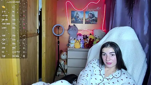 Snapshot of Fiery_Brunette_ chatting on October 8, 5:49 am Fiery Brunette online show from October 8, 5:49 am