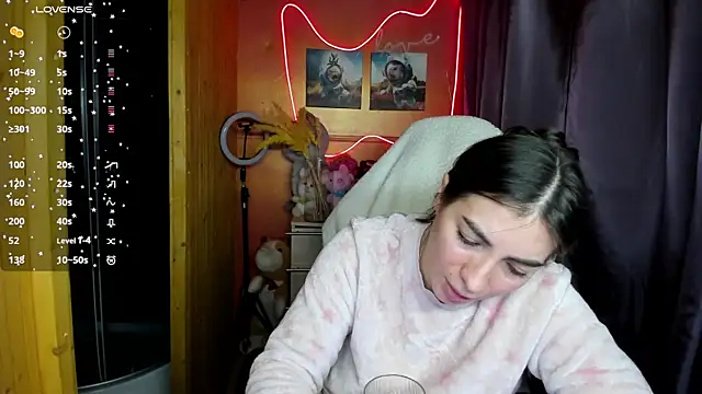 Fiery Brunette  online show from November 16, 9:48 am