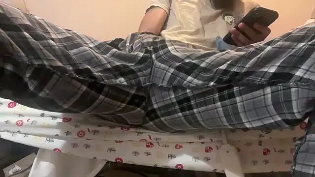Snapshot of Phillydick168 chatting on May 17, 12:23 pm Phillydick168 online show from May 17, 12:23 pm