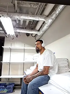 Snapshot of playtyme420691 chatting on December 4, 3:54 pm playtyme420691 online show from December 4, 3:54 pm