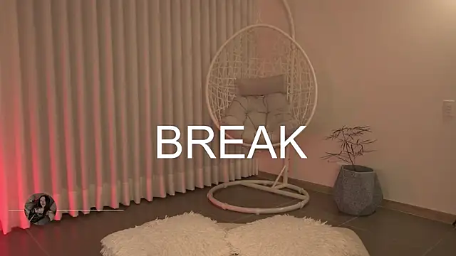 Daihanwatson  online show from December 12, 4:48 am