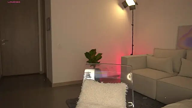 Daihanwatson  online show from March 5, 1:10 am