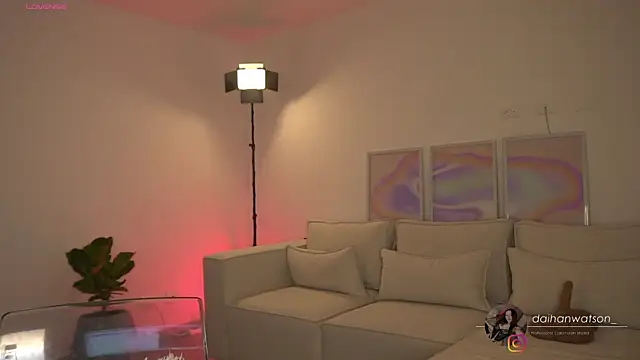 Daihanwatson  online show from March 16, 4:41 am