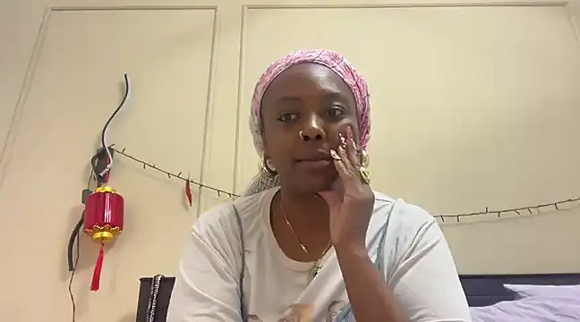 ChocolateCakeQueen online show from February 28, 12:43 am