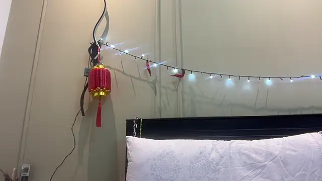 ChocolateCakeQueen online show from March 11, 4:54 am