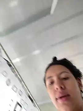 hannahb-e online show from January 23, 1:13 pm