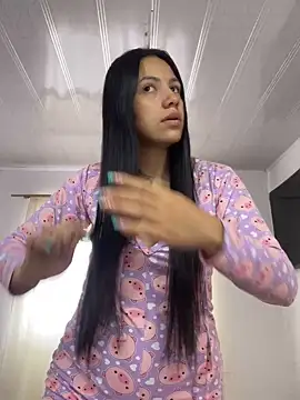 hannahb-e online show from January 26, 6:27 pm