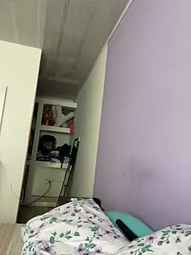 hannahb-e online show from January 31, 6:47 pm