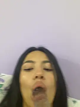 hannahb-e online show from February 1, 10:55 pm