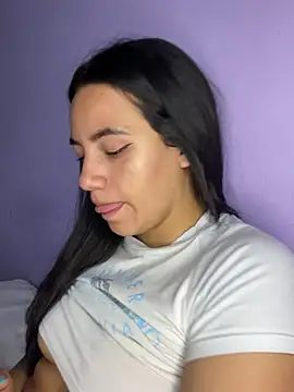 hannahb-e online show from February 5, 9:29 pm