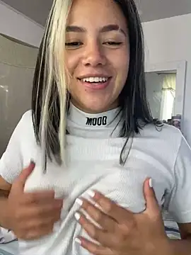 hannahb-e online show from March 13, 9:26 pm