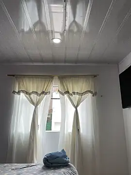 hannahb-e online show from November 5, 5:13 pm