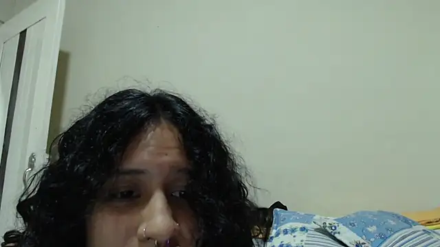 AlinaWoolf  online show from April 10, 2:06 am