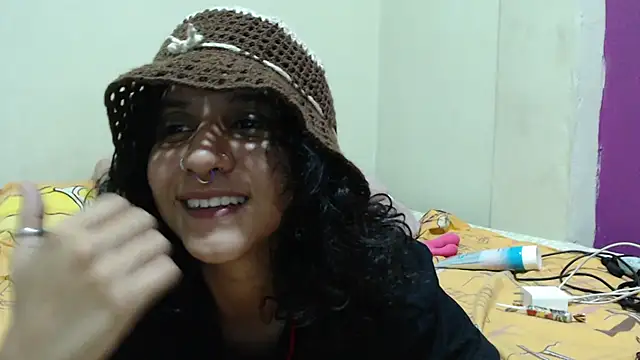 Snapshot of AlinaWoolf_ chatting on June 25, 5:12 am AlinaWoolf online show from June 25, 5:12 am