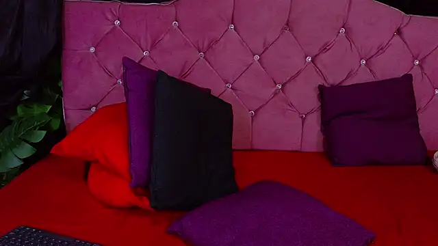 Snapshot of Cataleya_divine chatting on July 17, 12:01 pm Cataleya divine online show from July 17, 12:01 pm