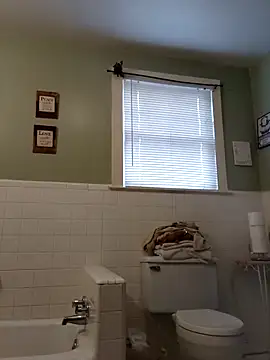 Snapshot of mariah2299 chatting on December 10, 5:11 pm mariah2299 online show from December 10, 5:11 pm