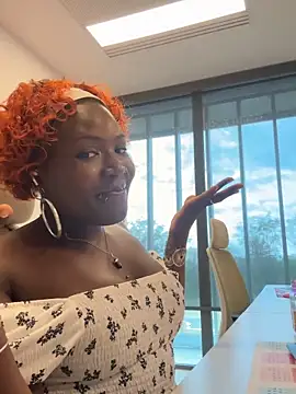 Snapshot of Miss-syanaa chatting on September 26, 5:55 am Miss-syanaa online show from September 26, 5:55 am