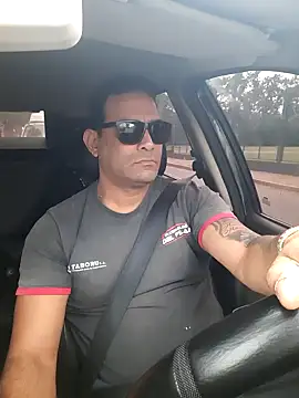 Snapshot of hecwil8 chatting on October 27, 11:36 am hecwil8 online show from October 27, 11:36 am