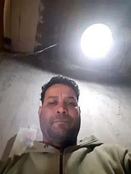 Snapshot of hecwil8 chatting on May 22, 7:41 pm hecwil8 online show from May 22, 7:41 pm