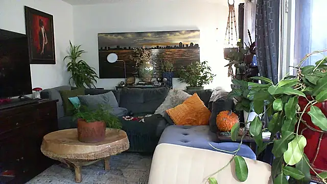 CeceilaMoon online show from November 21, 1:54 pm