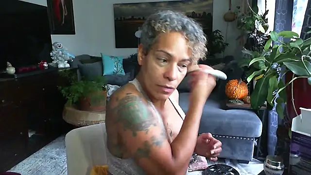 CeceilaMoon online show from November 23, 2:39 pm