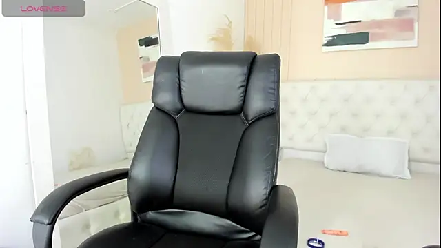 shenielxx online show from September 25, 1:37 pm